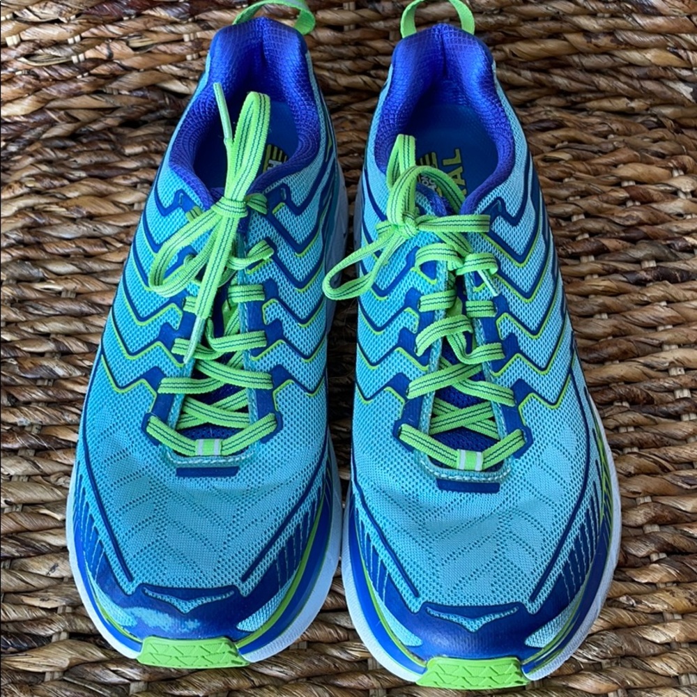 Hoka One Women’s One Clifton 4 Running, Size 9